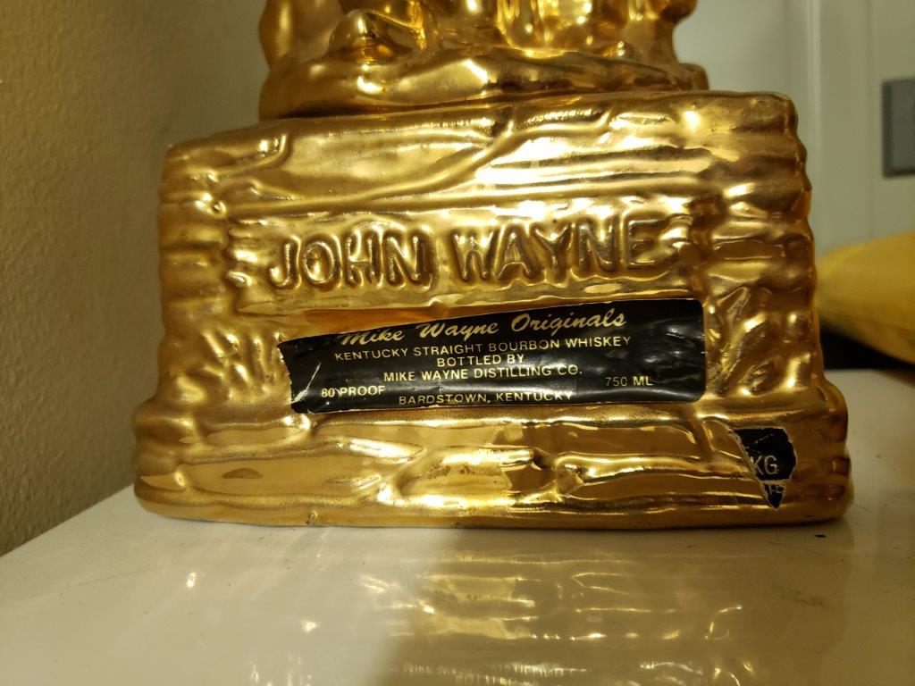 John Wayne Limited Edition Whiskey gold plated Decanter with whiskey 750ml
